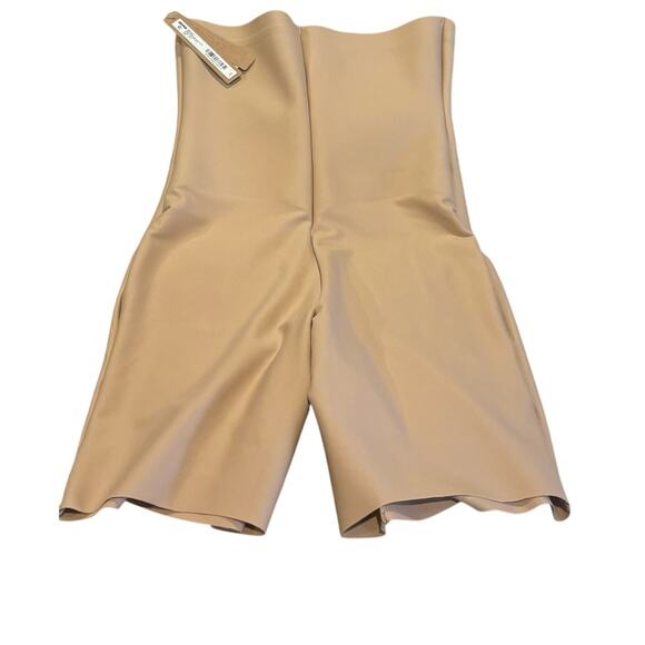 SKIMS BODY HIGH-WAISTED MID THIGH SHORT | LARGE - Picture 3 of 4